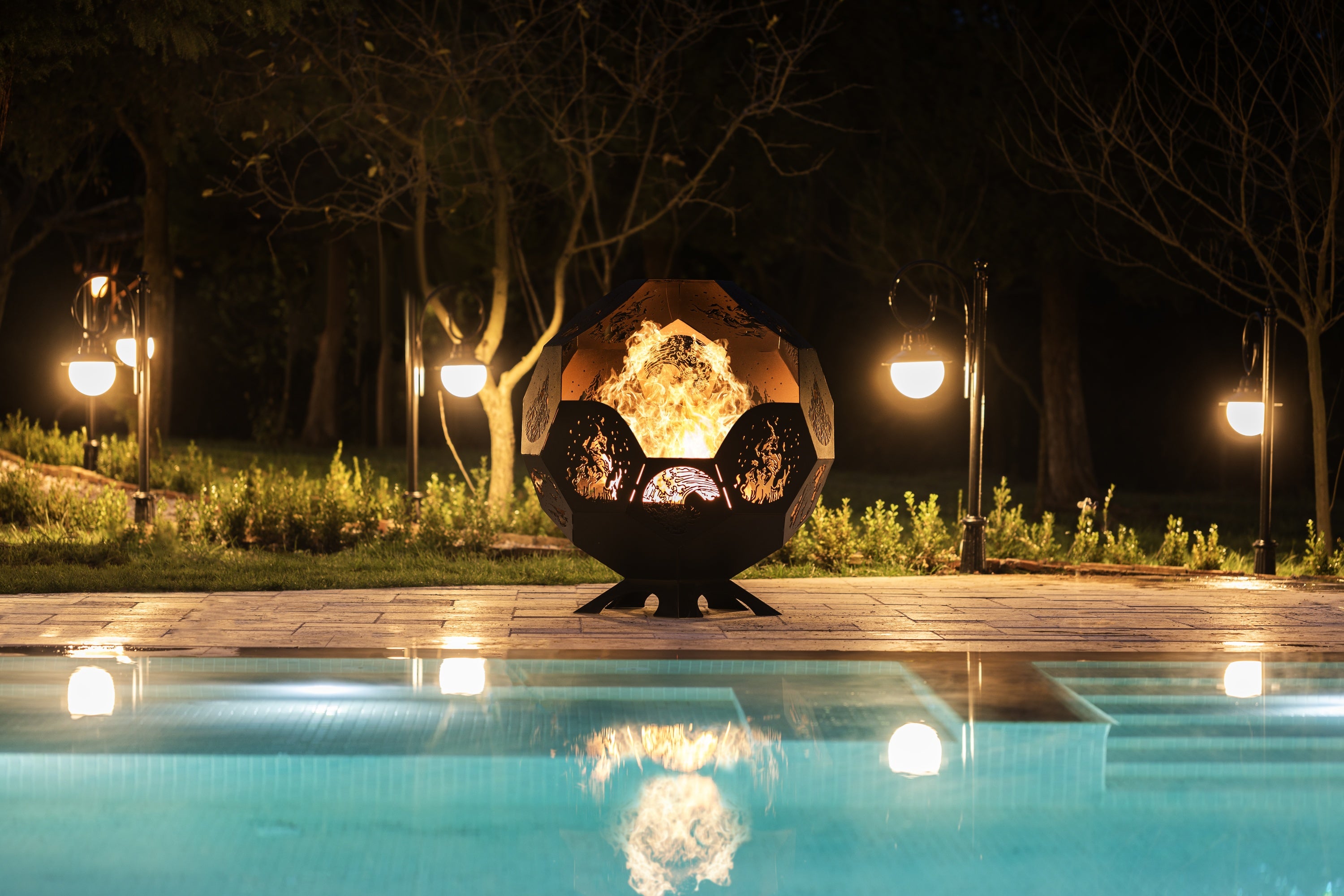 Backyard Lifestyles - ALGONQUIN - 39" Fire Pit - Black (43" High)