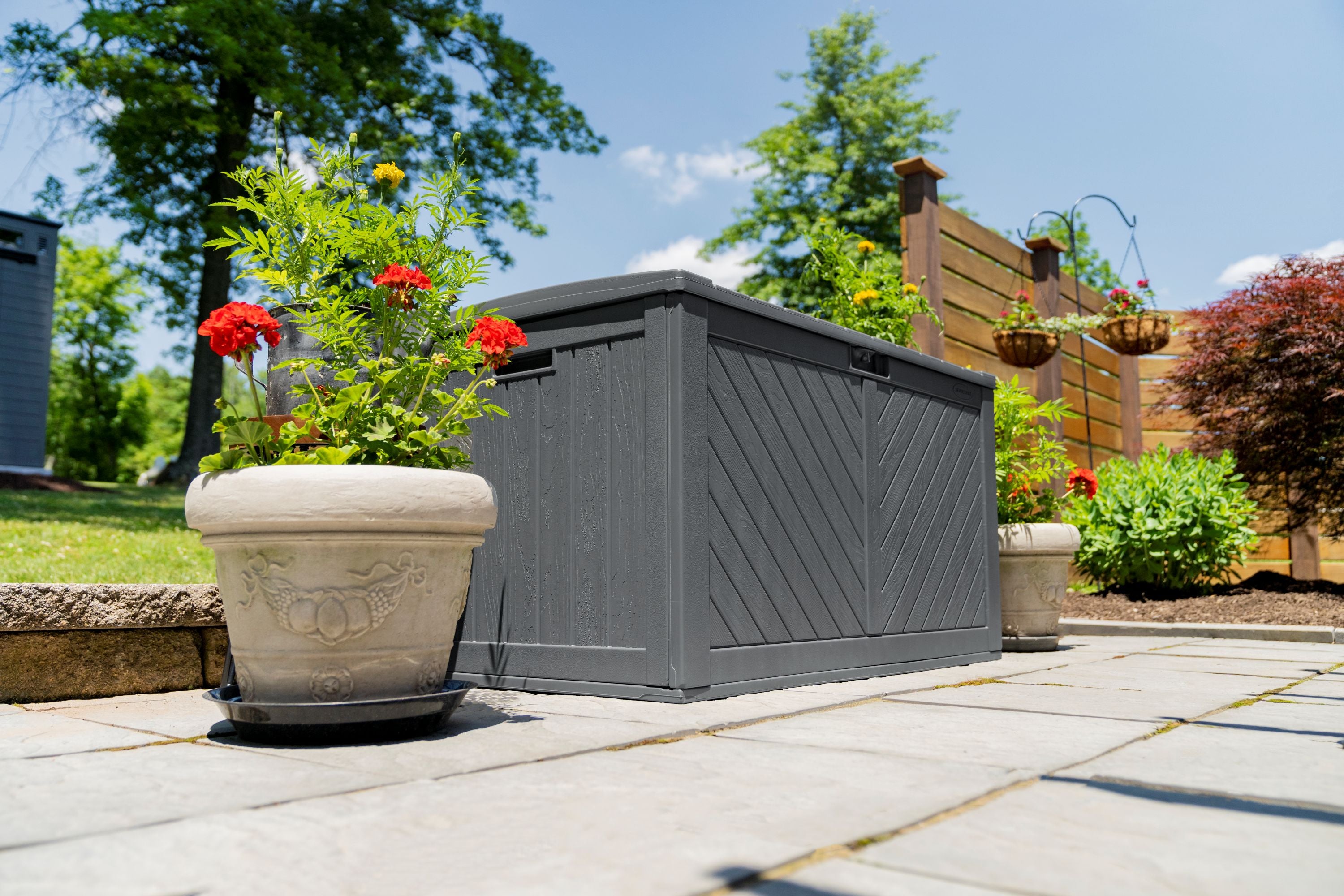 Suncast - 134 Gal. Extra Large Deck Box - Peppercorn