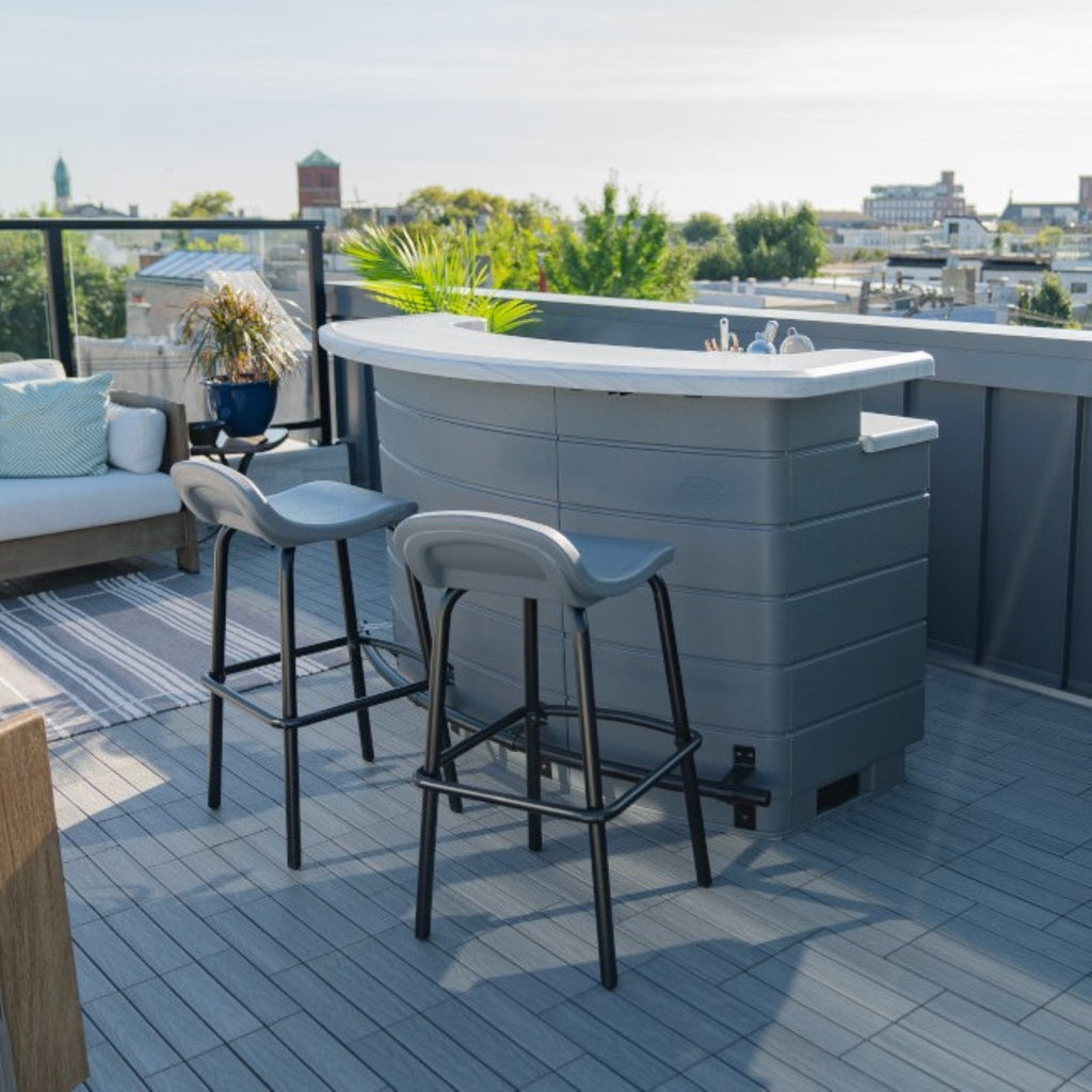 Suncast - Backyard Oasis Entertaining Bar Set (incl. 2 stools & cover)