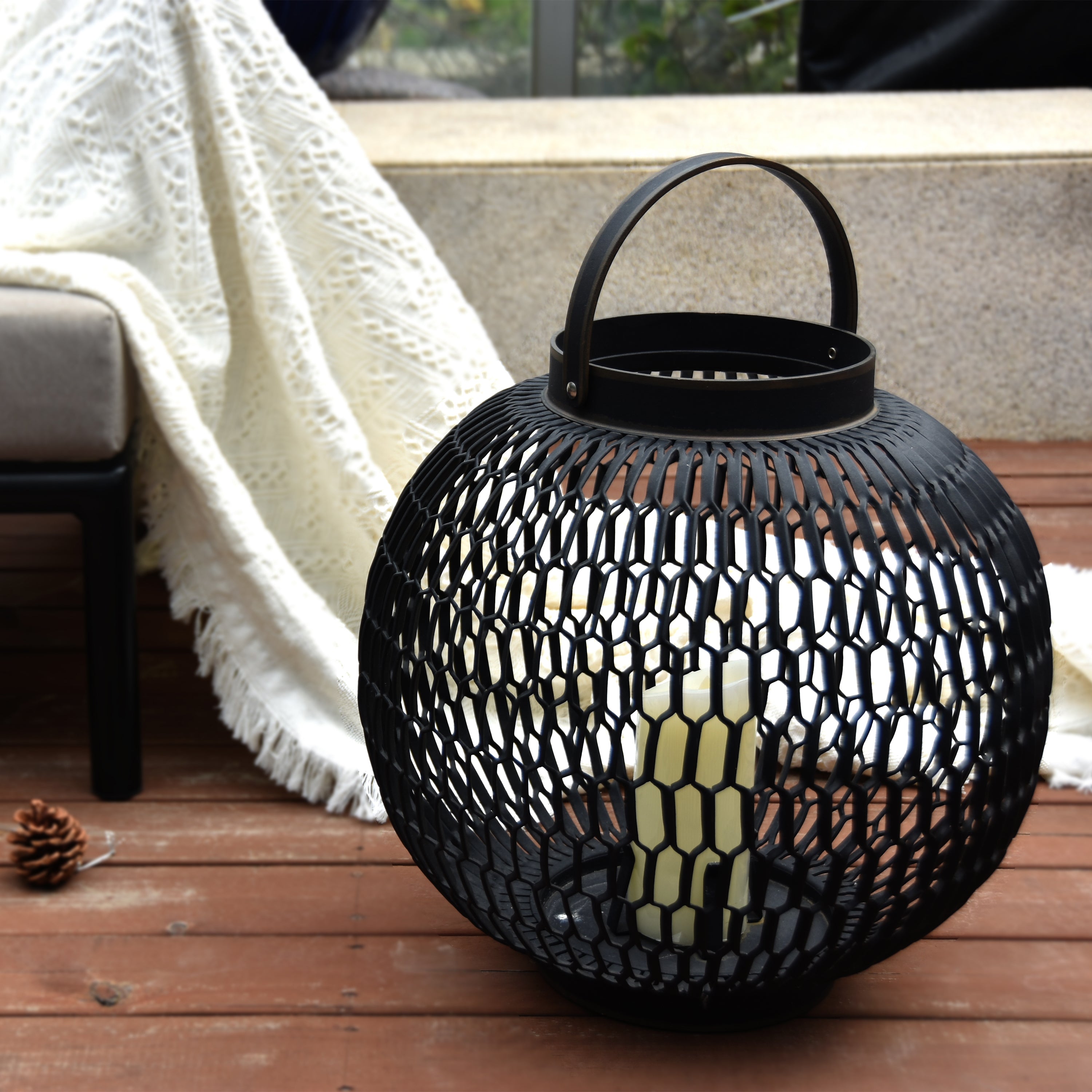 Elementi -- Lantern with Handle - Round - Main View