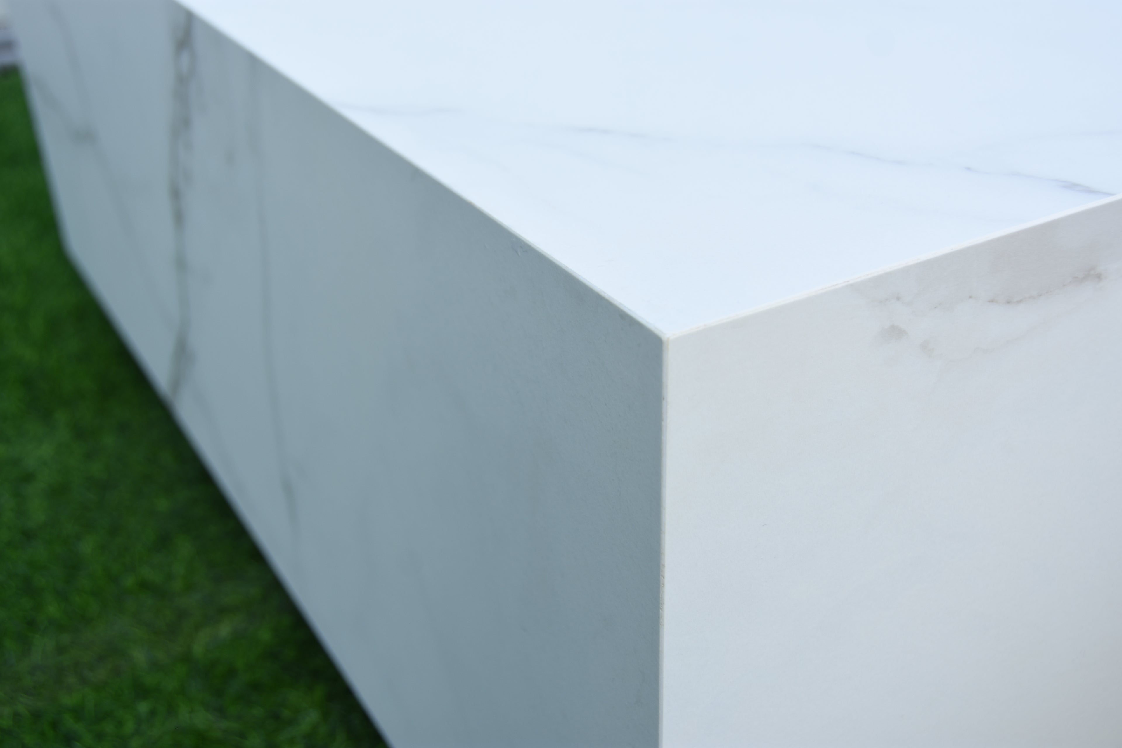Elementi Plus - Bianco Porcelain Fire Table - White Square - Natural Gas