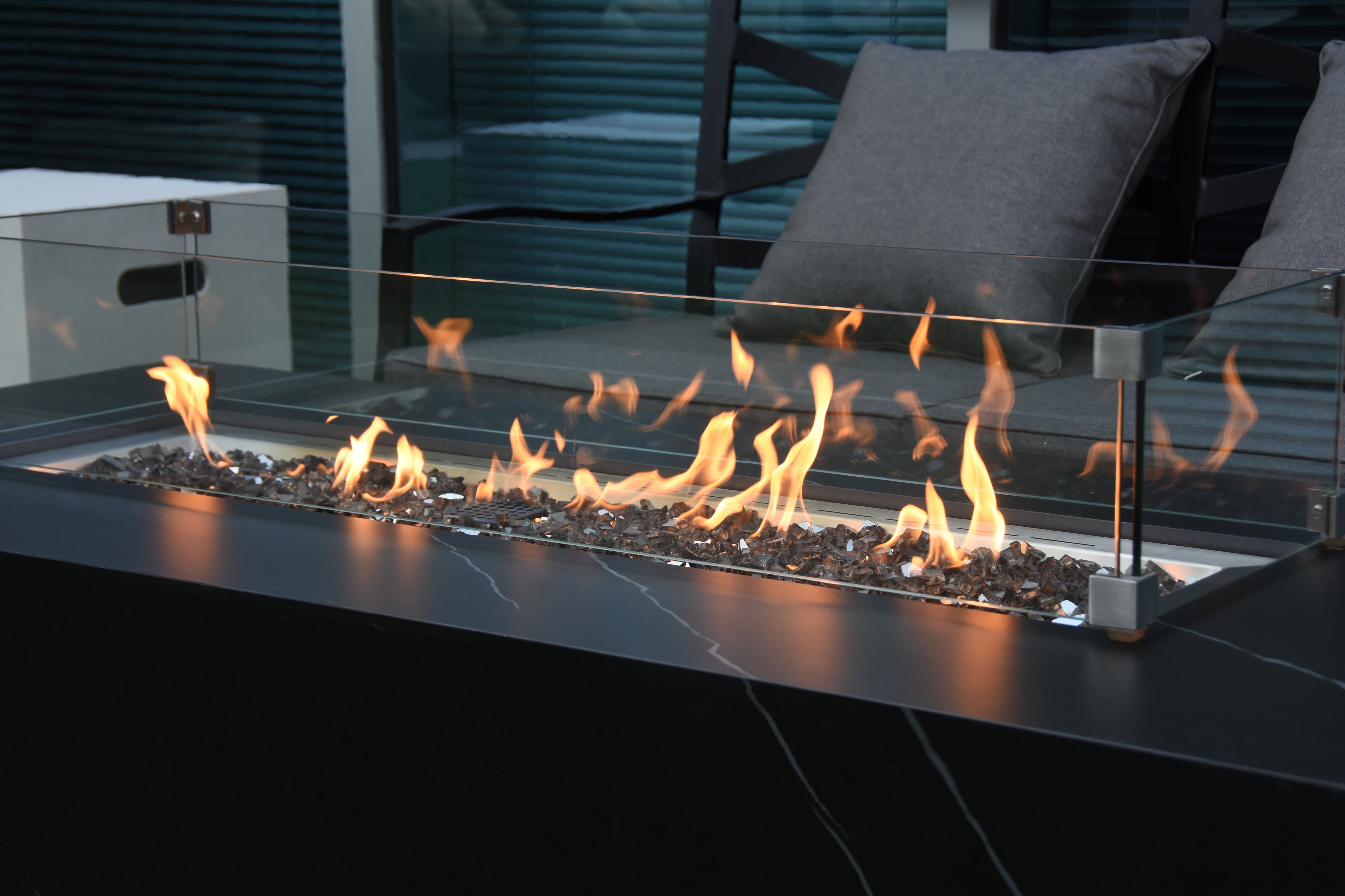 Elementi Plus - Varna Porcelain Fire Table - Black Rectangle - Liquid Propane