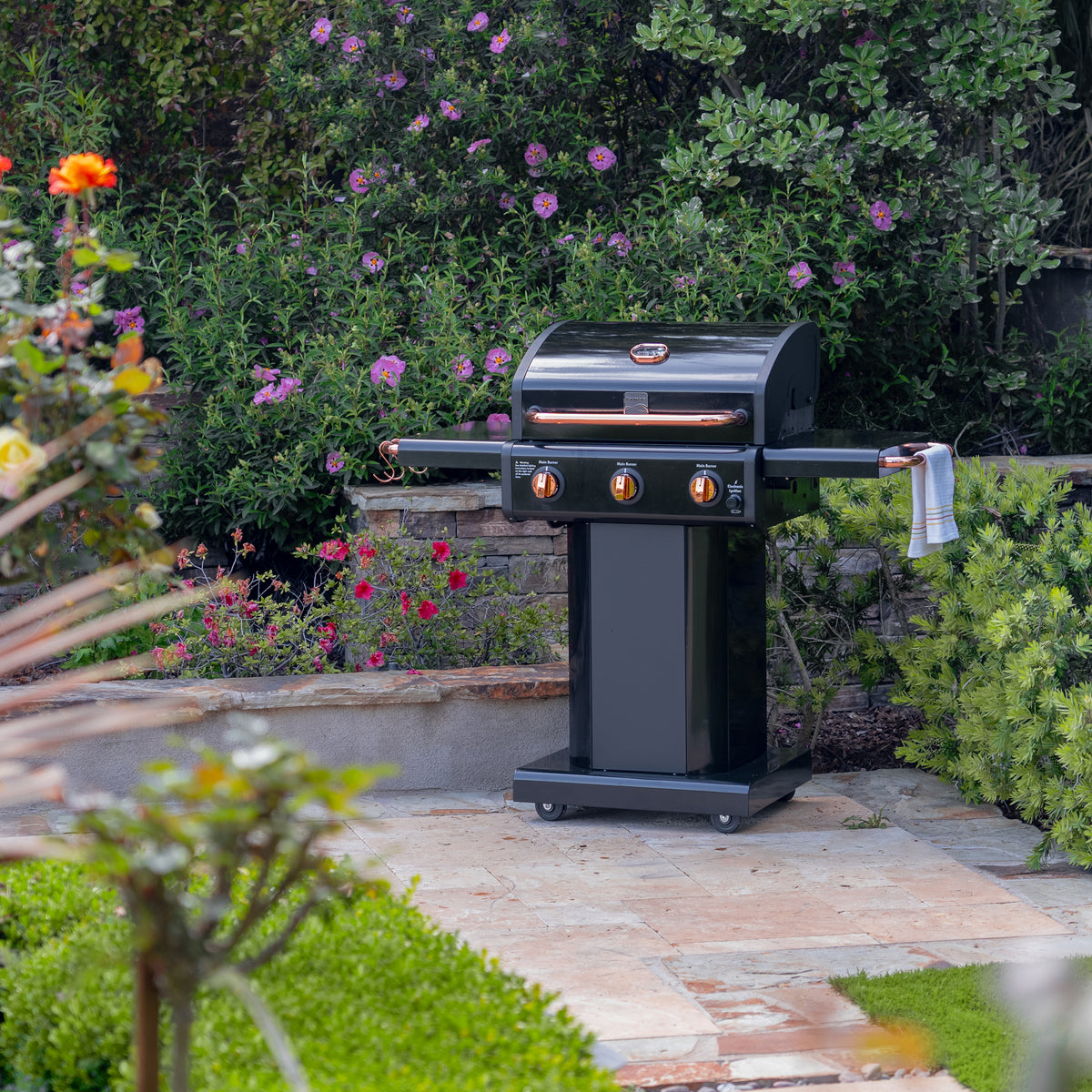 Kenmore - 3 Burner Pedestal Gas Grill - Black/Copper