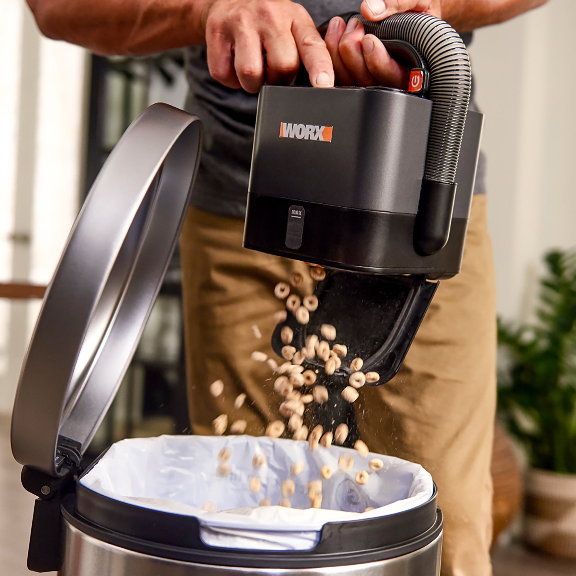 Worx - 20V Cube Vac Compact Vacuum